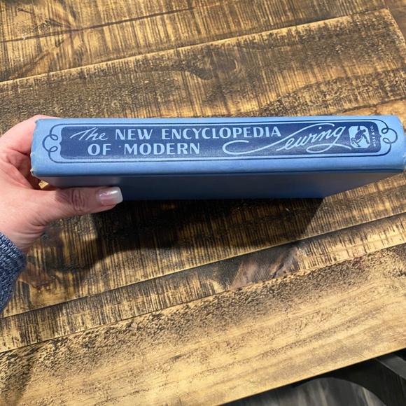 The New Encyclopedia of Modern Sewing Vintage 1950 Book - Picture 3 of 16